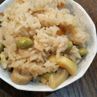 タケノコと枝豆の中華炊き込みご飯